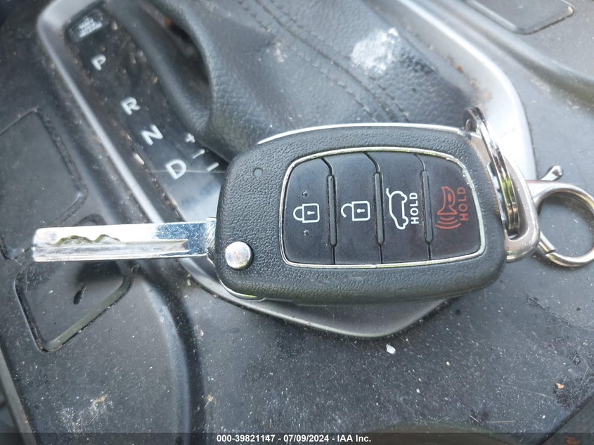 2017 Hyundai Santa Fe Sport 2.4L VIN: 5XYZTDLB3HG443803 Lot: 39821147