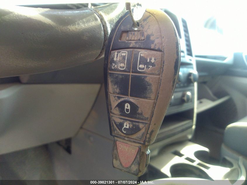 2010 Dodge Grand Caravan Sxt VIN: 2D4RN5D12AR190693 Lot: 39821301