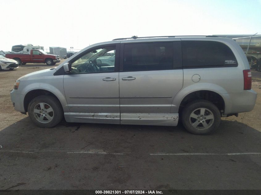 2010 Dodge Grand Caravan Sxt VIN: 2D4RN5D12AR190693 Lot: 39821301