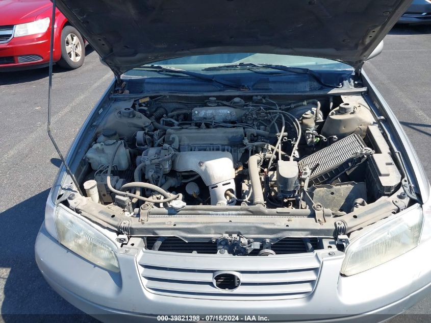 1999 Toyota Camry Le VIN: 4T1BG22K2XU476750 Lot: 39821398