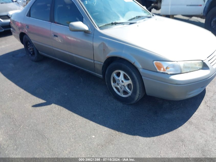 1999 Toyota Camry Le VIN: 4T1BG22K2XU476750 Lot: 39821398