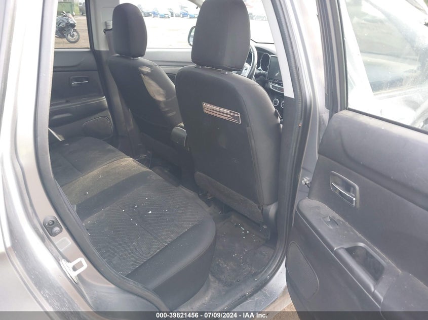 2015 Mitsubishi Outlander Sport Se VIN: 4A4AR4AUXFE018464 Lot: 39821456