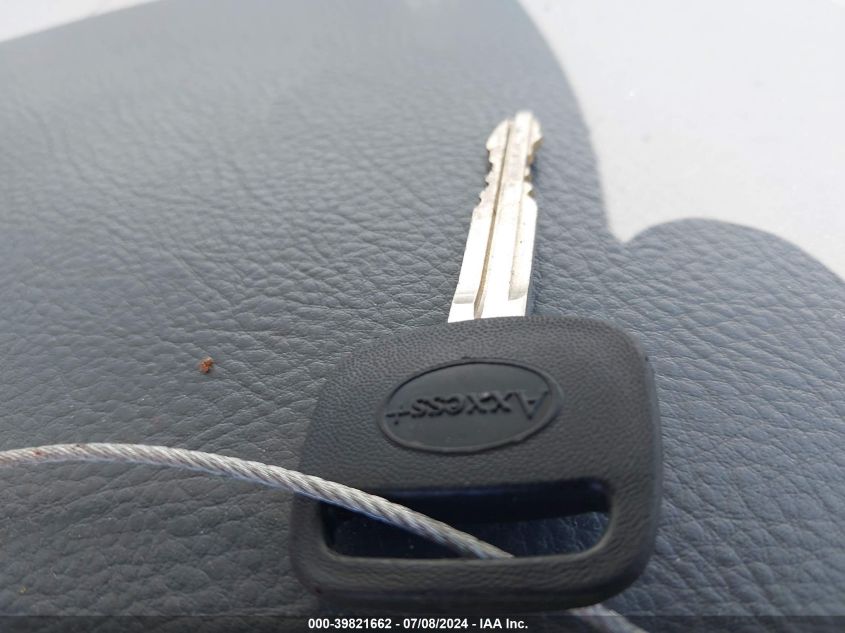 2004 Toyota Camry Le VIN: JTDBE32K240274199 Lot: 39821662