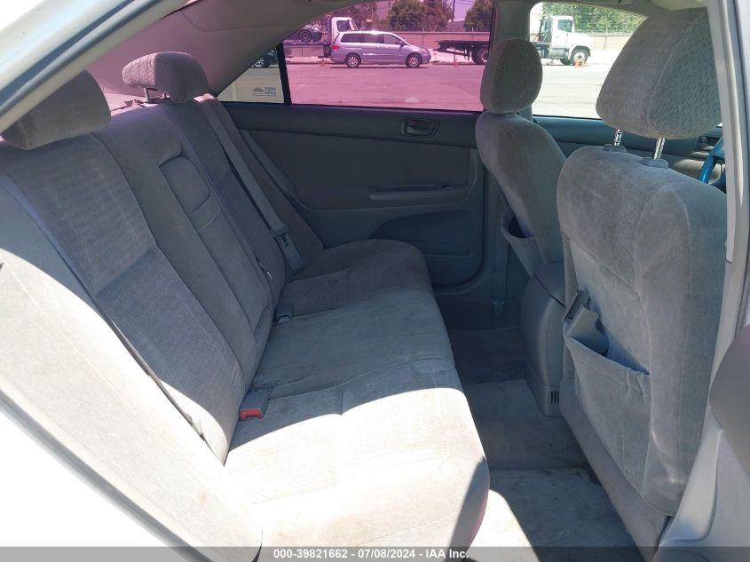 2004 Toyota Camry Le VIN: JTDBE32K240274199 Lot: 39821662