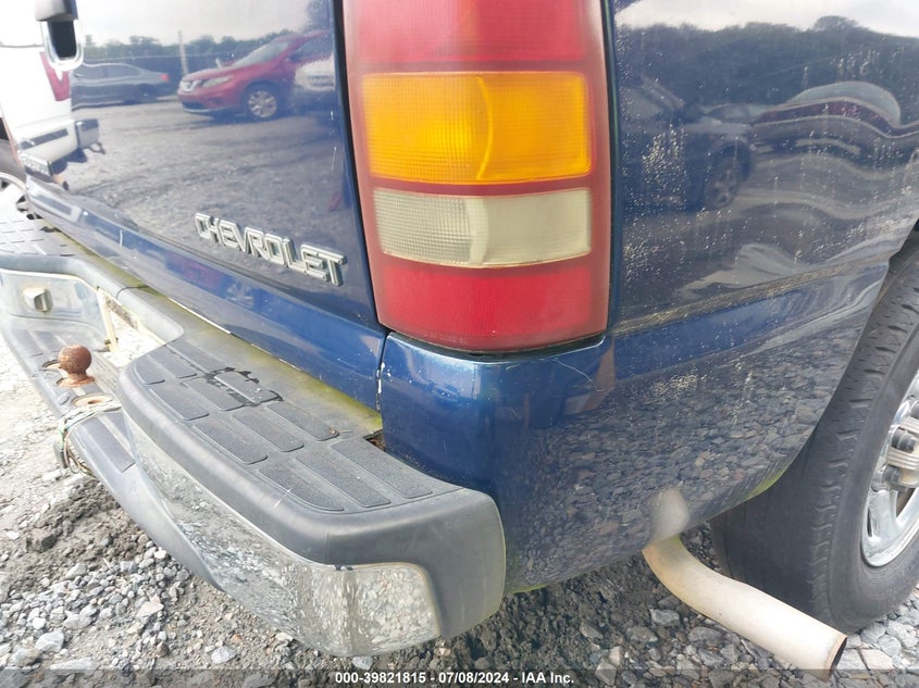 2001 Chevrolet Silverado 1500 Ls VIN: 2GCEC19V111252377 Lot: 39821815