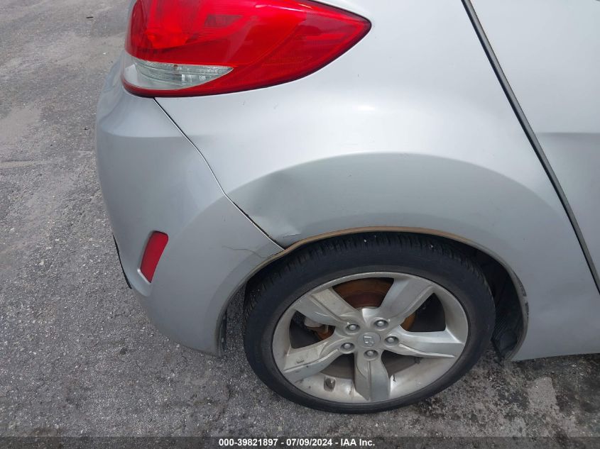 2013 Hyundai Veloster Base W/Black VIN: KMHTC6AD2DU161291 Lot: 39821897
