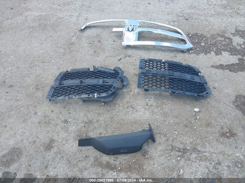 2019 Ram 1500 Classic Slt Quad Cab 4X4 6'4 Box VIN: 1C6RR7GG4KS592834 Lot: 39821986