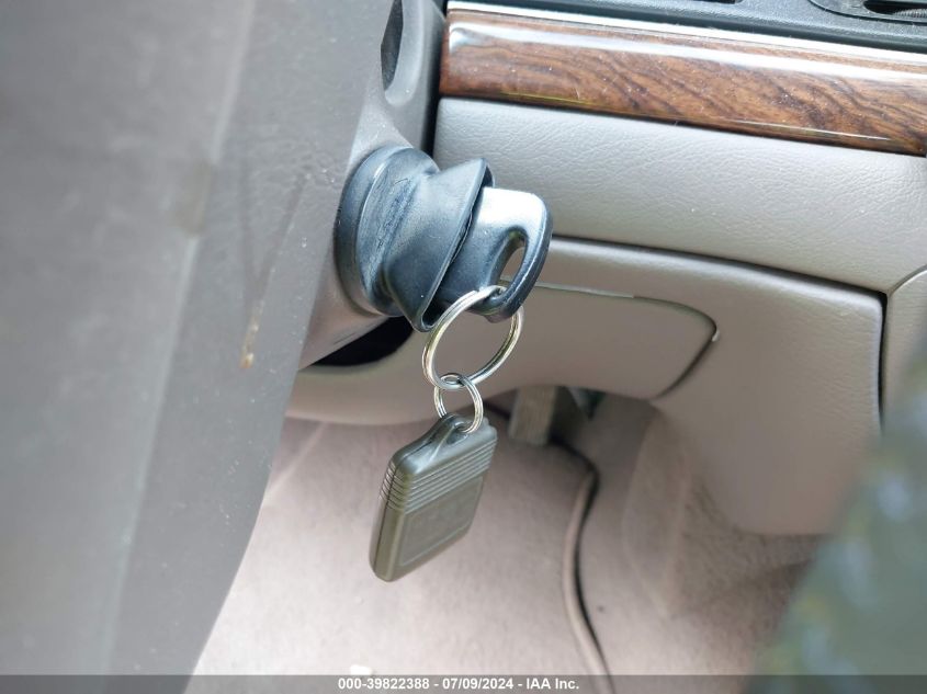 1999 Ford Crown Victoria Lx VIN: 2FAFP74W1XX184833 Lot: 39822388