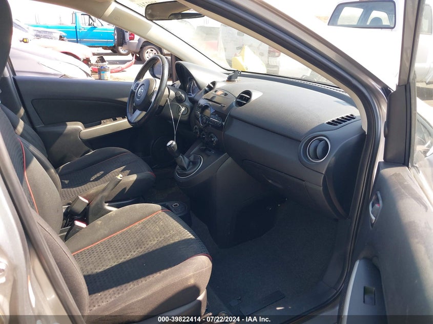 2011 Mazda Mazda2 Touring VIN: JM1DE1HZ1B0126558 Lot: 39822414