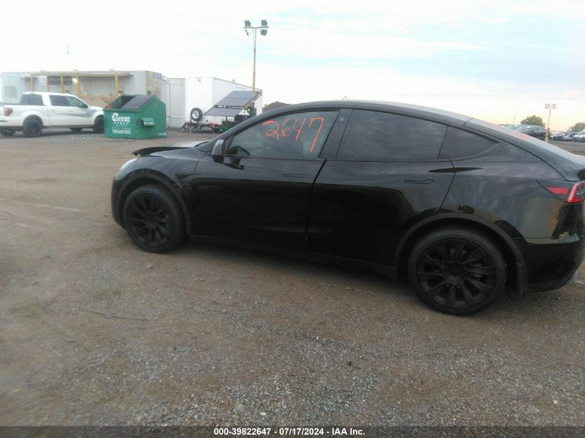 2021 Tesla Model Y Long Range Dual Motor All-Wheel Drive VIN: 5YJYGAEE1MF185966 Lot: 39822647