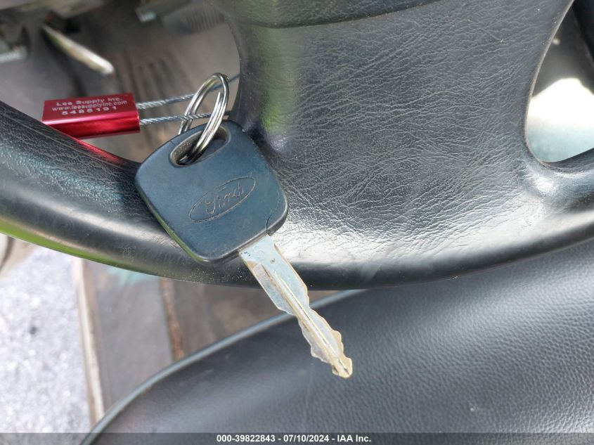 2001 Ford F150 VIN: 1FTRF17W01NA11087 Lot: 39822843