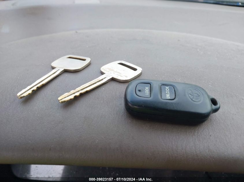 2001 Toyota Sienna Le/Xle VIN: 4T3ZF13C91U330315 Lot: 39823157