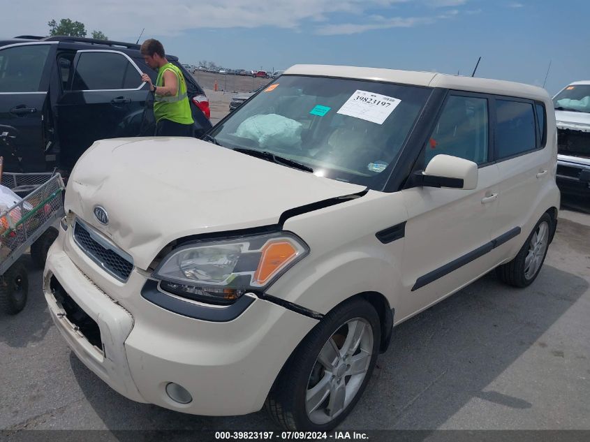 2011 Kia Soul +/!/Sport VIN: KNDJT2A22B7720532 Lot: 39823197