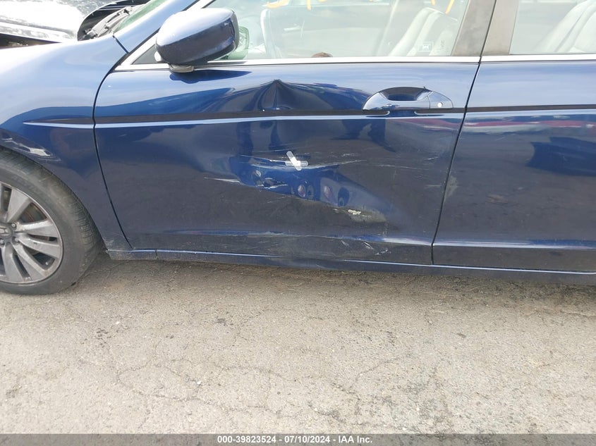 2011 Honda Accord Exl VIN: 1HGCP2F88BA000375 Lot: 39823524