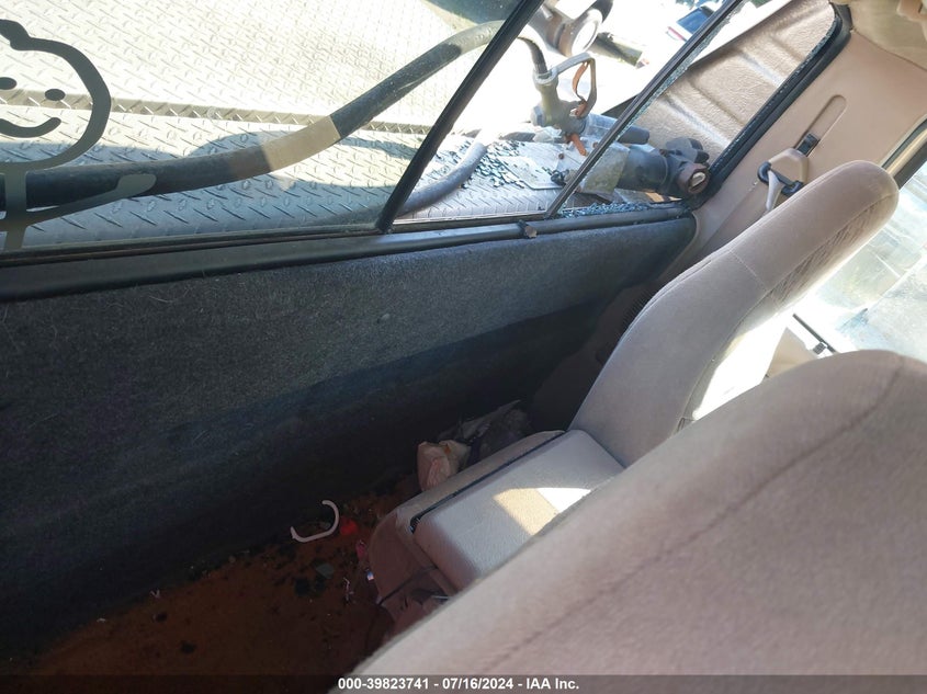 1999 Ford F-250 Super Duty VIN: 1FTNF21F0XEB78393 Lot: 39823741