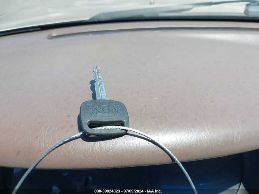 1999 Toyota Camry Le VIN: 4T1BG22K3XU438962 Lot: 39824023