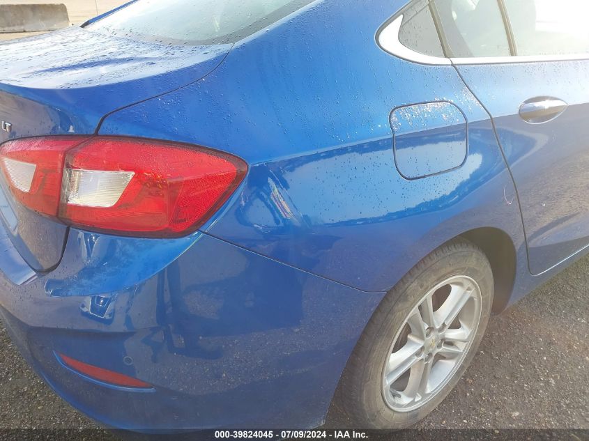 2018 Chevrolet Cruze Lt VIN: 1G1BE5SM3J7138043 Lot: 39824045