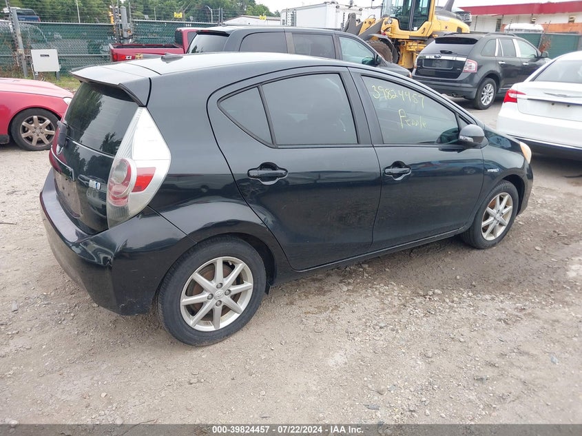 2013 Toyota Prius C Three VIN: JTDKDTB37D1044731 Lot: 39824457