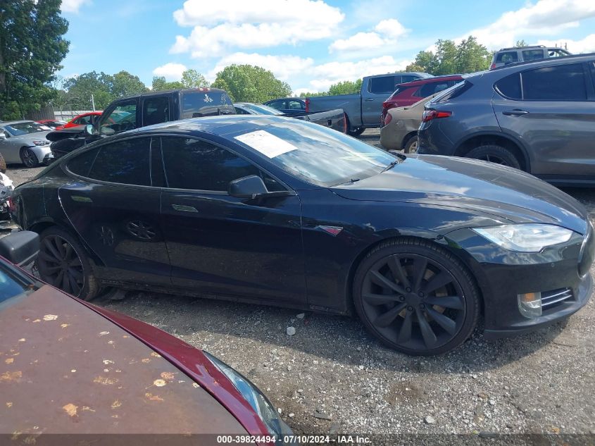 2015 Tesla Model S 70D/85D/P85D VIN: 5YJSA1E25FF106136 Lot: 39824494