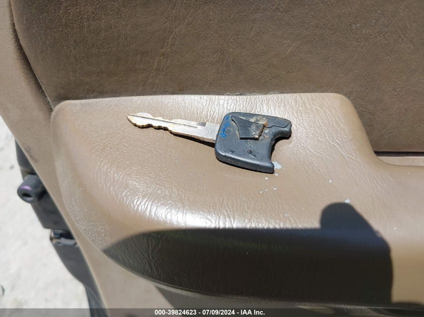 2001 Ford F-150 King Ranch Edition/Lariat/Xlt VIN: 1FTRW08L51KF37988 Lot: 39824623