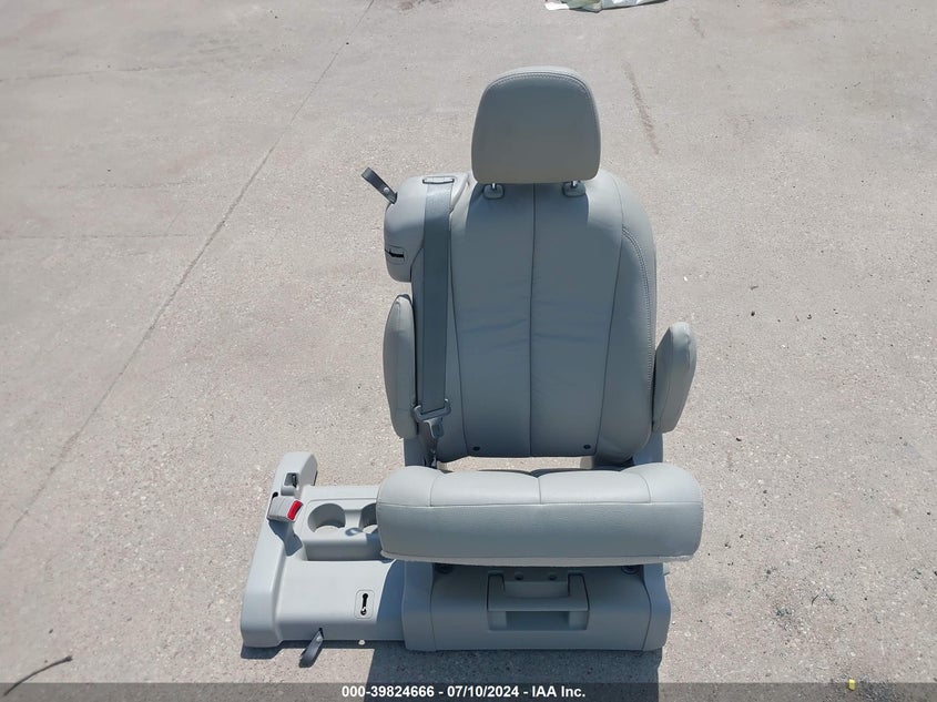 2014 Toyota Sienna Le V6 8 Passenger VIN: 5TDKK3DC5ES444231 Lot: 39824666