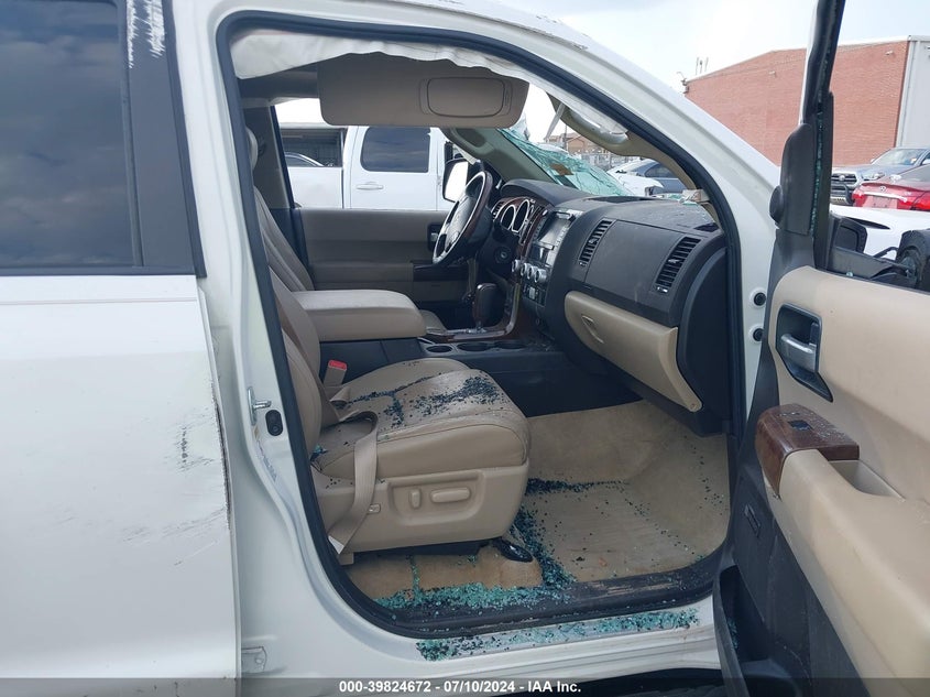 2010 Toyota Sequoia Platinum 5.7L V8 VIN: 5TDDW5G1XAS033145 Lot: 39824672