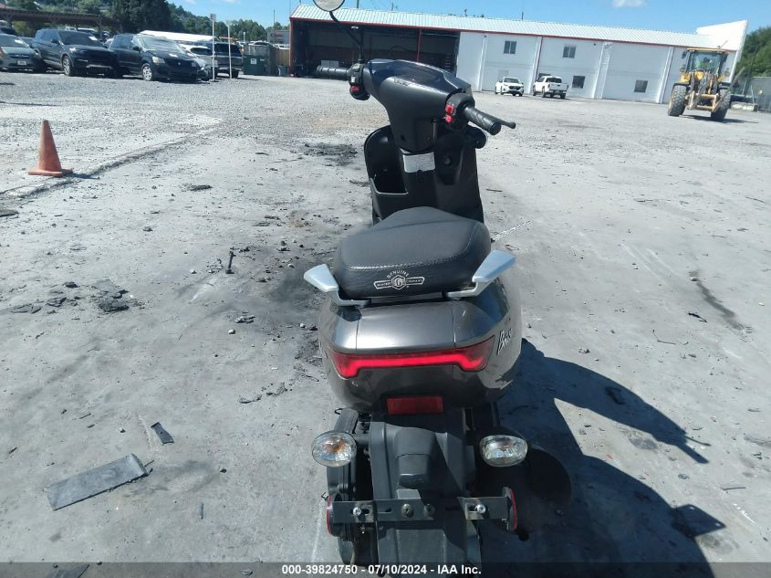 2021 Genuine Scooter Co. Brio 50I VIN: L4HGDTC10M6000145 Lot: 40708929