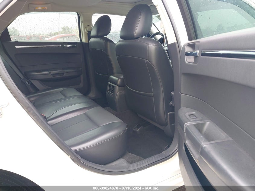 2010 Chrysler 300 Touring/Signature Series/Executive Series VIN: 2C3CA5CV4AH112591 Lot: 39824870