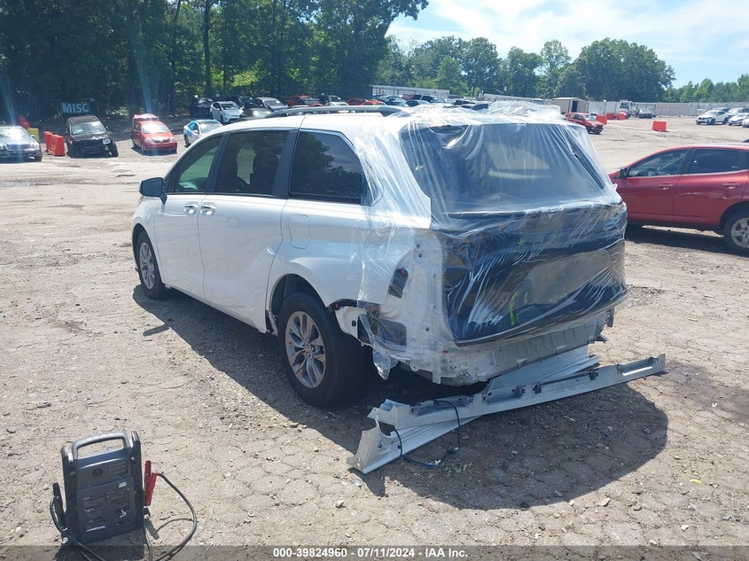 VIN 5TDYRKEC7PS164635 2023 TOYOTA SIENNA XLE