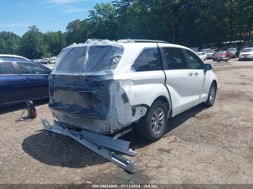 VIN 5TDYRKEC7PS164635 2023 TOYOTA SIENNA XLE