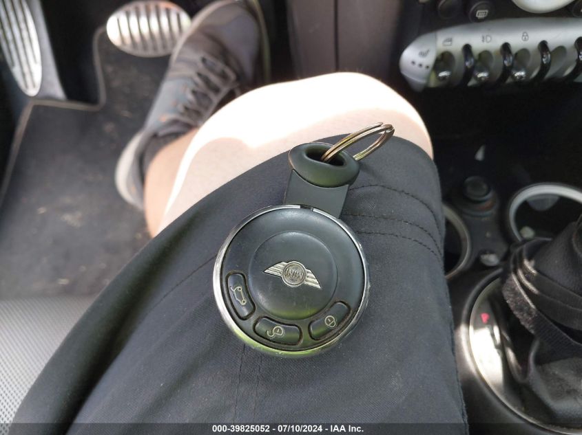 2008 Mini Cooper S VIN: WMWMF73598TV37103 Lot: 39825052