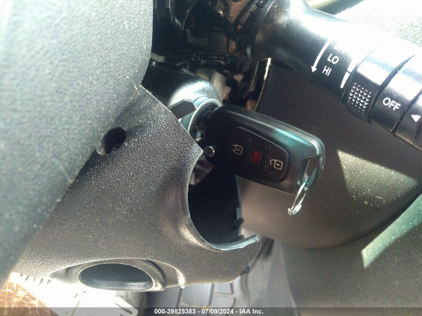 2011 Kia Soul + VIN: KNDJT2A27B7278623 Lot: 39825383