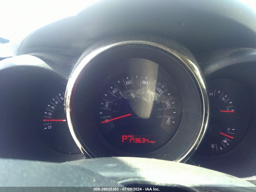 2011 Kia Soul + VIN: KNDJT2A27B7278623 Lot: 39825383