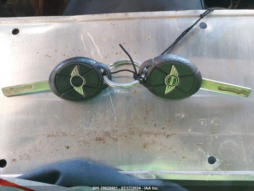 2006 Mini Cooper VIN: WMWRC33566TK72807 Lot: 39825881