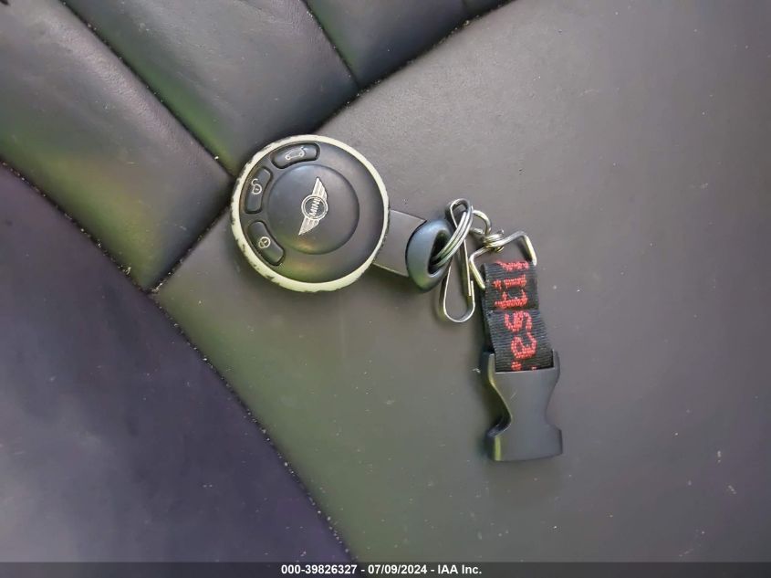 2008 Mini Cooper VIN: WMWMF33558TT60817 Lot: 39826327