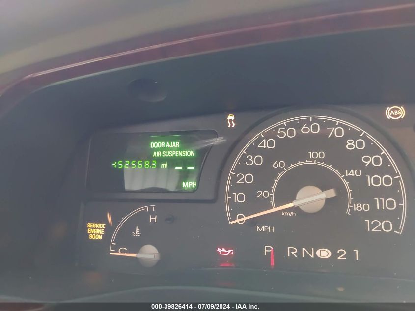 2004 Lincoln Town Car Ultimate VIN: 1LNHM83W24Y612676 Lot: 39826414