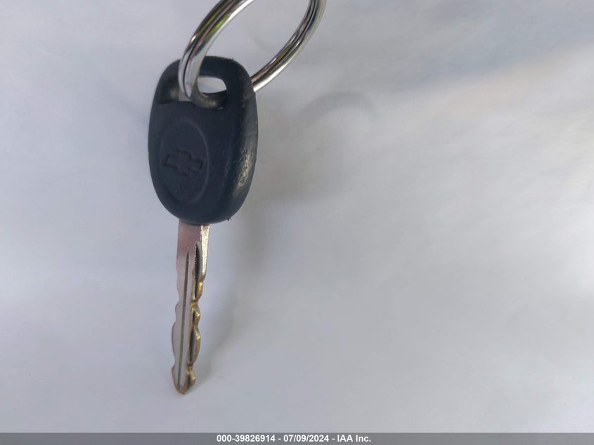 2000 Chevrolet Silverado 1500 VIN: 1GCEC14W8YZ292098 Lot: 39826914