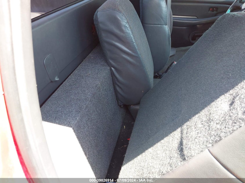 2000 Chevrolet Silverado 1500 VIN: 1GCEC14W8YZ292098 Lot: 39826914