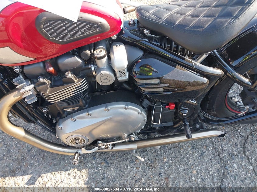 2018 TRIUMPH MOTORCYCLE BONNEVILLE BOBBER - SMTD42HL6JT848398