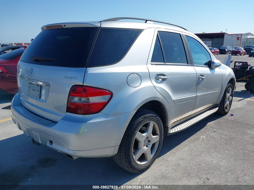 2008 Mercedes-Benz Ml 550 4Matic VIN: 4JGBB72E58A310179 Lot: 39827928