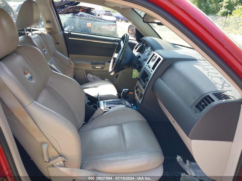 2006 Chrysler 300C VIN: 2C3KA63H56H490129 Lot: 39827994