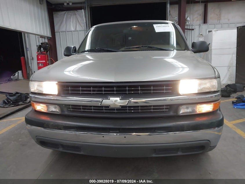 1999 Chevrolet Silverado C1500 VIN: 1GCEC14V6XZ130489 Lot: 39828019