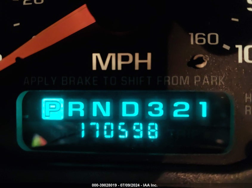 1999 Chevrolet Silverado C1500 VIN: 1GCEC14V6XZ130489 Lot: 39828019