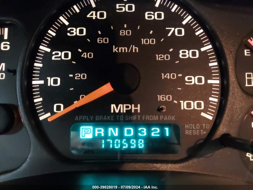 1999 Chevrolet Silverado C1500 VIN: 1GCEC14V6XZ130489 Lot: 39828019