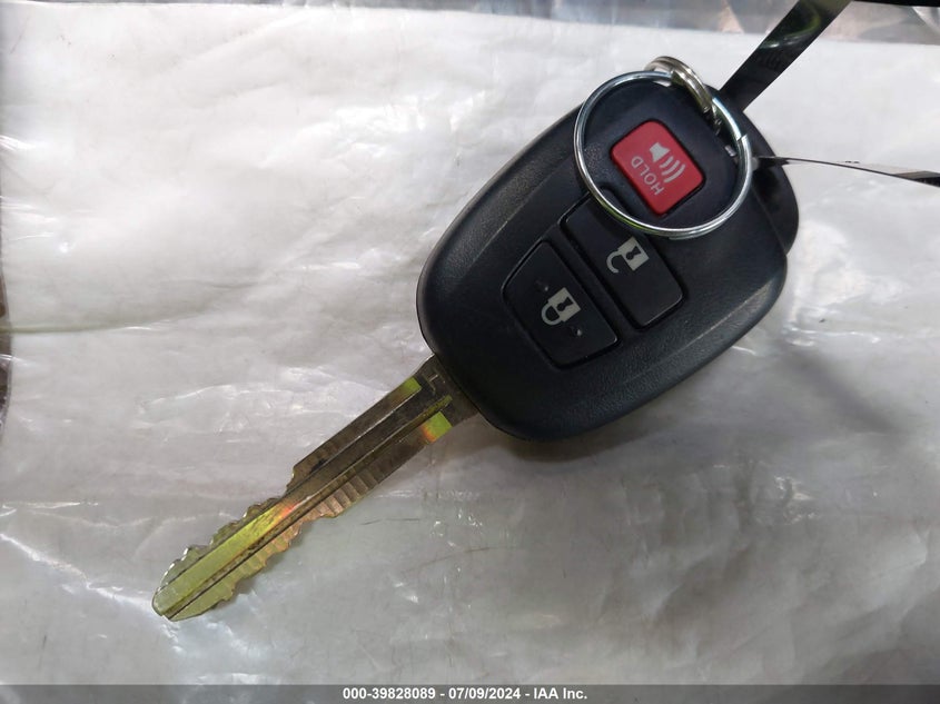 2018 TOYOTA RAV4 LE - JTMZFREV1JJ728128