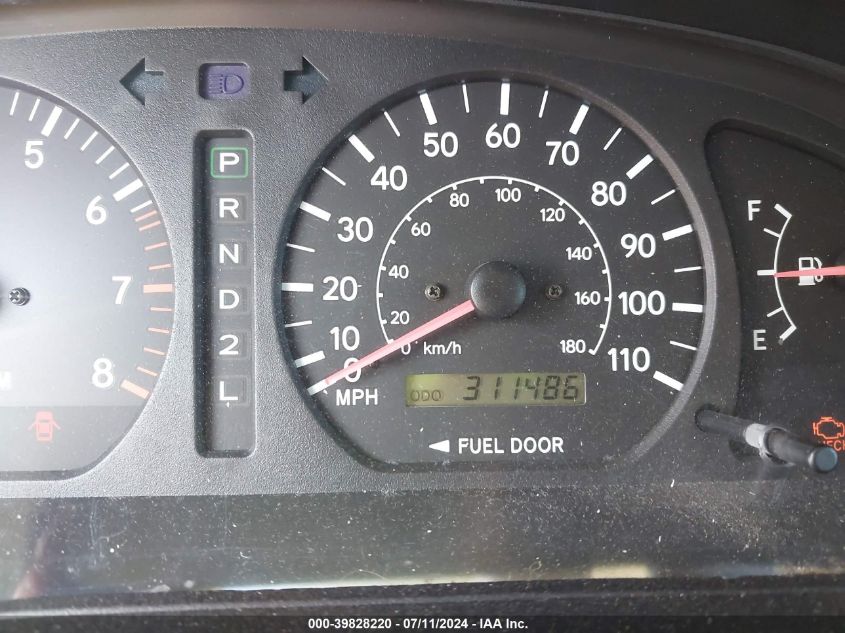 2000 Toyota Sienna Le VIN: 4T3ZF13C4YU210769 Lot: 39828220