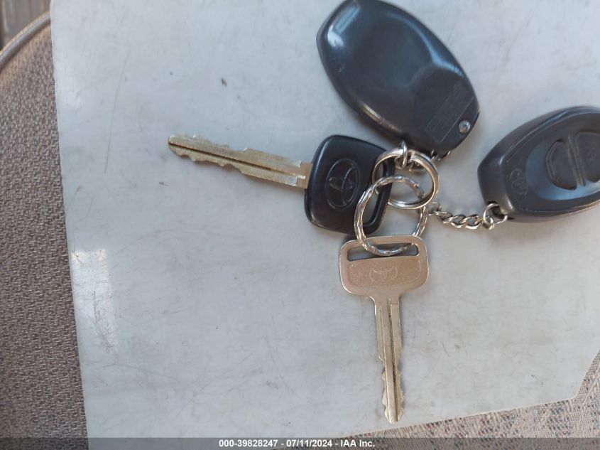 1999 Toyota Tacoma VIN: 4TAWN72N4XZ427499 Lot: 39828247