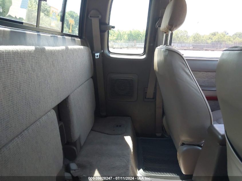 1999 Toyota Tacoma VIN: 4TAWN72N4XZ427499 Lot: 39828247