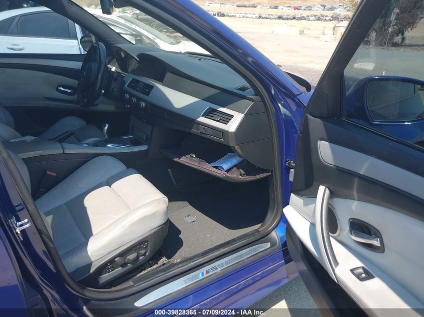 2008 BMW M5 VIN: WBSNB93508CX09719 Lot: 39828365