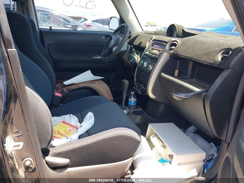 2006 Toyota Scion Xb VIN: JTLKT324364073984 Lot: 39828410